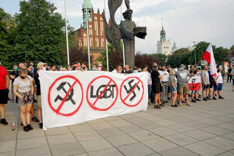 Польша обвиняет ЕС в насилии и хочет свободы!