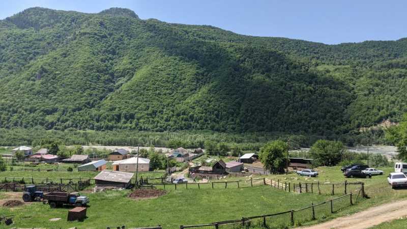 Летчик-ас Канамат Боташев похоронен по кавказским традициям в родном селе